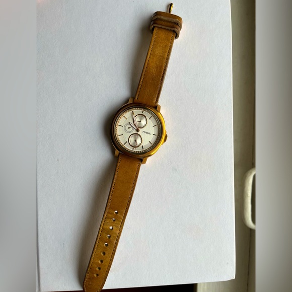 Fossil Watch - Picture 2 of 3
